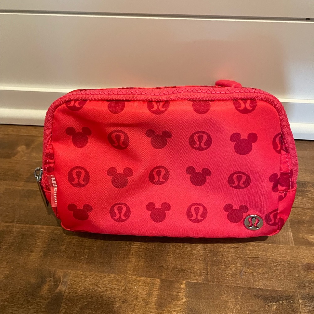 Disney Lululemon Crossbody Everywhere Belt Bag NWT